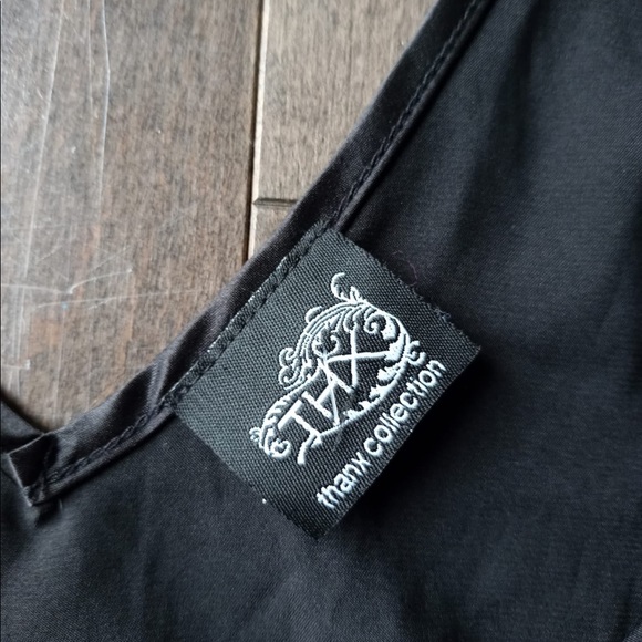 THANX COLLECTION Black Satin Zip Sleeveless Blouse - Picture 5 of 5
